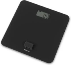 Brabantia ReNew Personenweegschaal Digitaal - Geen Batterij Nodig - Dark Grey -MEDISANA Shop 1200x1088 1