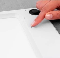 Brabantia Personenweegschaal Digitaal - Op Batterijen - White -MEDISANA Shop 1200x1162 2