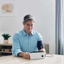 OMRON COMPLETE – Smart Bloeddrukmeter Bovenarm – Aanbevolen Door Hartstichting - ECG Monitor - Klinisch Gevalideerd - Met Mobiele App – XL Scherm Display - 22 Tot 42 Cm Manchet – 3 Jaar Garantie – Bloeddrukmeter, Hartslagmeter, ECG-meter In één -MEDISANA Shop 1200x1200 318