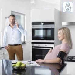 OMRON EVOLV Bloeddrukmeter Bovenarm - Blood Pressure Monitor Met Hartslagmeter - Aanbevolen Door Hartstichting - Onregelmatige Hartslag - Met Mobiele App - Klinisch Gevalideerd - 22 Tot 42 Cm Manchet – 3 Jaar Garantie -MEDISANA Shop 1200x1200 402