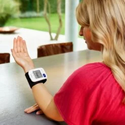 OMRON RS3 Intelli IT Bloeddrukmeter Pols - Blood Pressure Monitor Met Hartslagmeter – Onregelmatige Hartslag -Klinisch Gevalideerde Polsbloeddrukmeter - 13,5 Tot 21,5 Cm Manchet – 3 Jaar Garantie -MEDISANA Shop 1200x1200 408