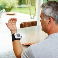 OMRON RS3 Intelli IT Bloeddrukmeter Pols - Blood Pressure Monitor Met Hartslagmeter – Onregelmatige Hartslag -Klinisch Gevalideerde Polsbloeddrukmeter - 13,5 Tot 21,5 Cm Manchet – 3 Jaar Garantie -MEDISANA Shop 1200x1200 413