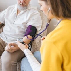 Handmatige Bloeddrukmeter Met Stethoscoop Voor Verpleegkundige - Paars - Nurse -MEDISANA Shop 1200x1200 475