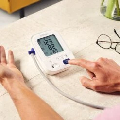 Omron M3 Nieuwe Versie 2020 - Comfort Bloeddrukmeter -MEDISANA Shop 1200x1200 490