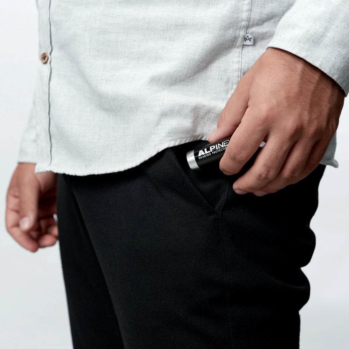 Alpine MusicSafe Classic Oordoppen - Premium Gehoorbescherming - Oordopjes Voor Concerten En Festivals - 2 Sets Verwisselbare Filters 19dB/22dB - Transparant - 1 Paar 9 Alpine MusicSafe Classic Oordoppen - Premium Gehoorbescherming - Oordopjes Voor Concerten En Festivals - 2 Sets Verwisselbare Filters 19dB/22dB - Transparant - 1 Paar - Afbeelding 7