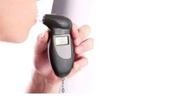 IGOODS Professionele Alcohol Adem Tester - Blaastest Analyzer - Detector Test Sleutelhanger Blaastest - Blaastest Apparaat Lcd-scherm -MEDISANA Shop 1200x762 5