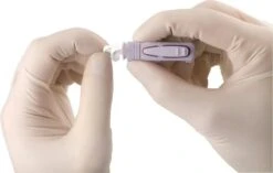 Unistik 3 Veiligheidslancet Comfort 100 Stuks (bloedglucose Meten) -MEDISANA Shop 1200x763 2