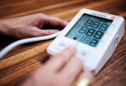 Microlife BP B3 AFIB - Bovenarm Bloeddrukmeter - Klinisch Gevalideerd - No. 1 Merk Bij Huisartsen -MEDISANA Shop 1200x819 1