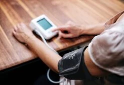 Microlife BP B3 AFIB - Bovenarm Bloeddrukmeter - Klinisch Gevalideerd - No. 1 Merk Bij Huisartsen -MEDISANA Shop 1200x819 2