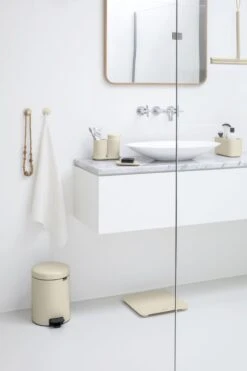 Brabantia ReNew Personenweegschaal Digitaal - Op Batterijen - Soft Beige 20 Brabantia ReNew Personenweegschaal Digitaal - Op Batterijen - Soft Beige -MEDISANA Shop 799x1200 1