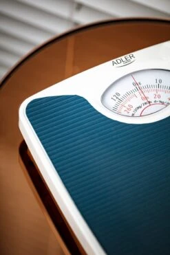 Adler AD 8151b - Personenweegschaal - Analoog - Blauw 28 Adler AD 8151b - Personenweegschaal - Analoog - Blauw -MEDISANA Shop 800x1200 5