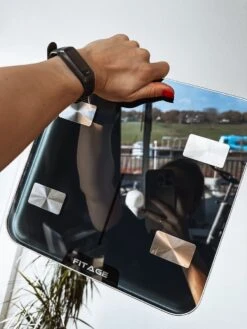 FITAGE Personenweegschaal - Weegschaal Met 17x Lichaamsanalyse - Vetpercentagemeter - FITAGE App 31 FITAGE Personenweegschaal - Weegschaal Met 17x Lichaamsanalyse - Vetpercentagemeter - FITAGE App -MEDISANA Shop 900x1200 5